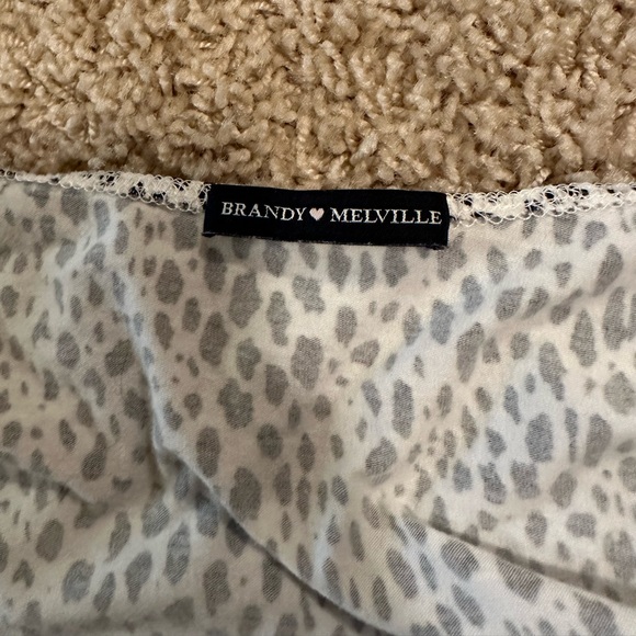 Brandy Melville patterned wrap top - Picture 3 of 3